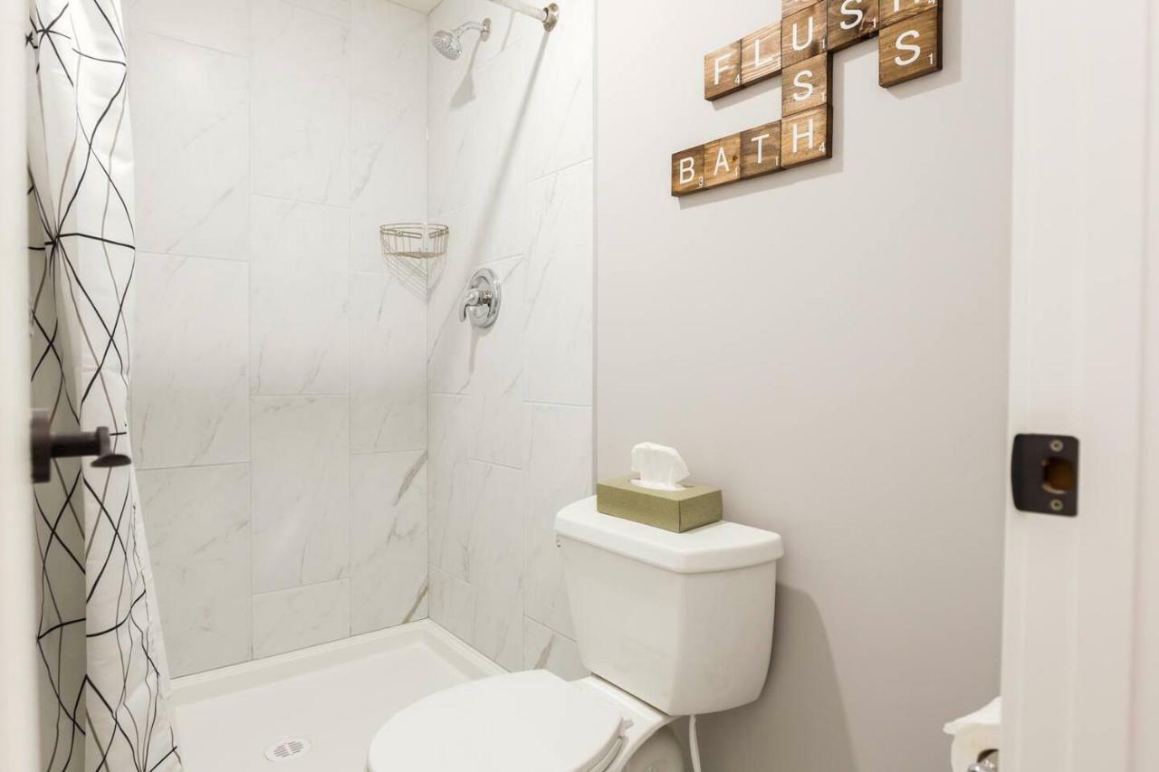 Modern Executive Suite I Complimentary Netflix & Parking! Edmonton Buitenkant foto